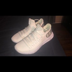 All white Under Armor hovr havoc size 7.5